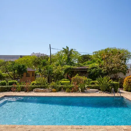 Beachside Oasis With Pool & Garden 别墅