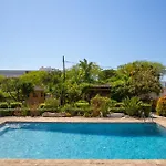 Exotic Beachfront Retreat Handcrafted Bohemian Luxury Βίλα