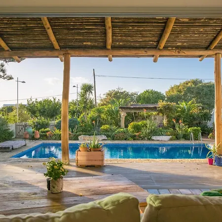 Exotic Beachfront Retreat Handcrafted Bohemian Luxury Βίλα